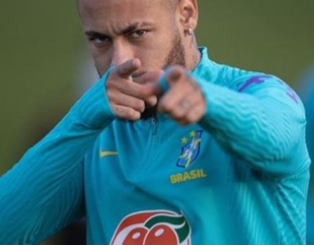 cropped-neymar-roupa-de-treino-selecao.jpg