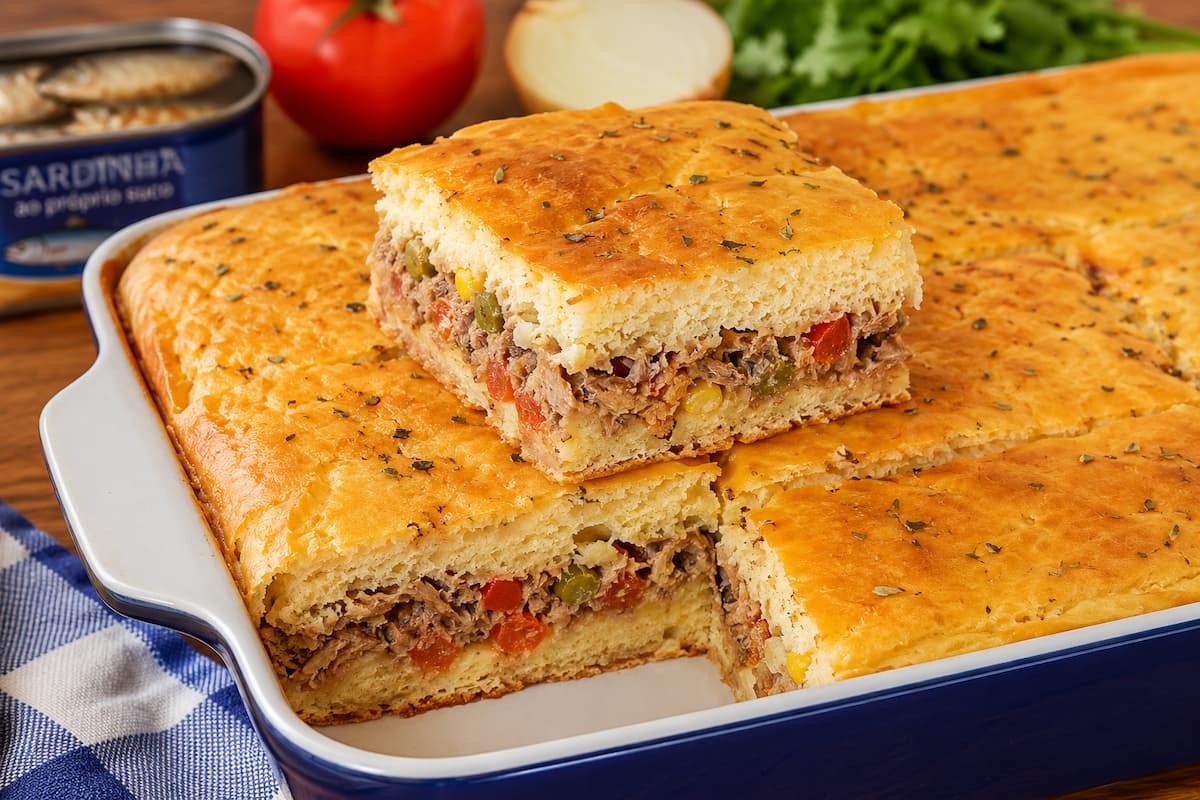 Aprenda a fazer uma deliciosa torta de sardinha com massa super leve