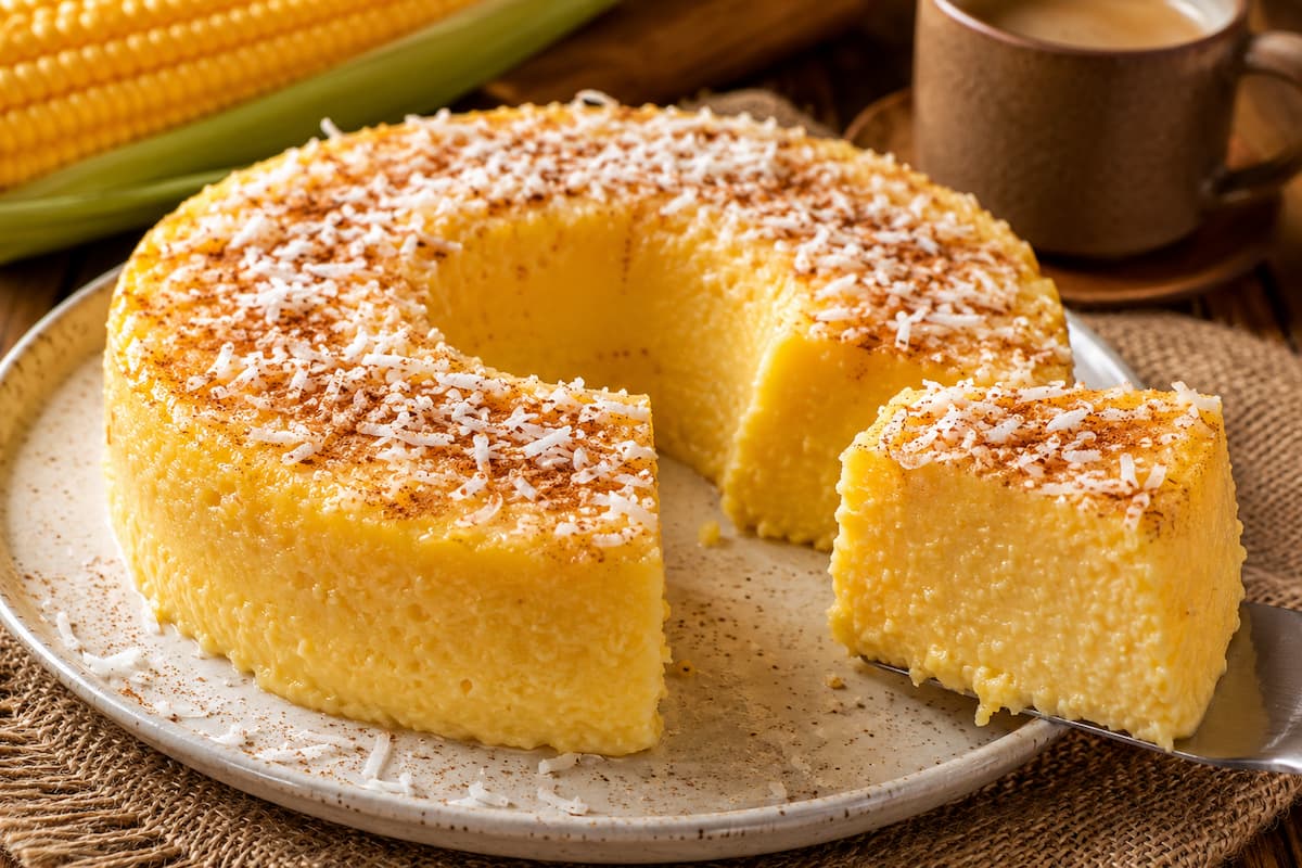 Descubra como fazer um bolo pamonha sem ovos e sem forno