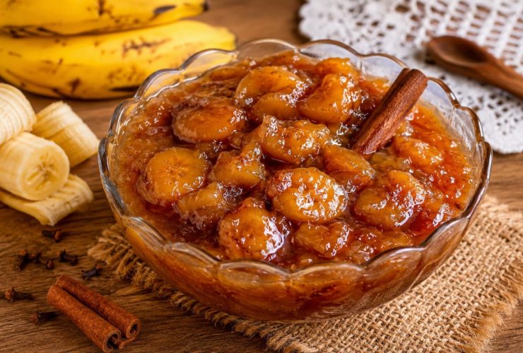 Descubra como preparar o tradicional doce de banana caseiro da vovó