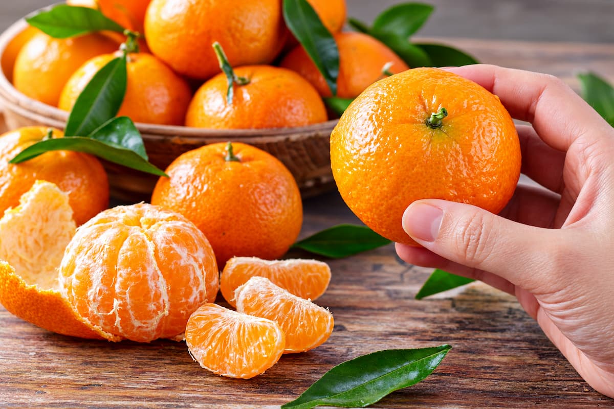 Como escolher tangerina doce sem descascar
